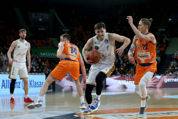 氛围凝重到 氛围凝重到